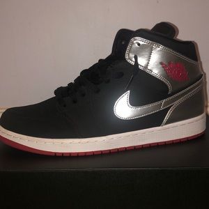 Jordan 1 MID